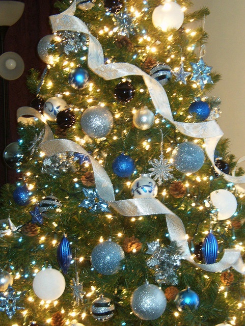 Christmas-tree-decor